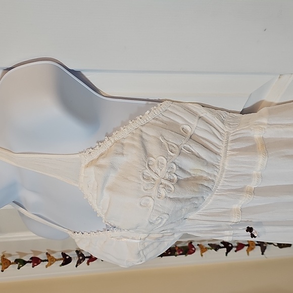 Elegant White Halter Dress NWOT - Picture 3 of 12